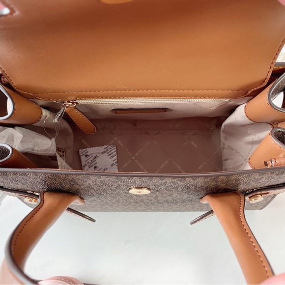 Final Sale!!! 👜 MICHAEL KORS 🌺 Carmen Medium Faux Leather Belted Satchel - Picture 8 of 15